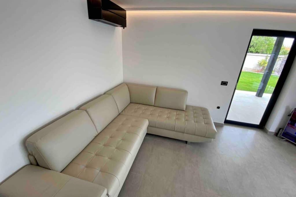 Villa Eni Medulin Sisan Heated Pool Exteriér fotografie