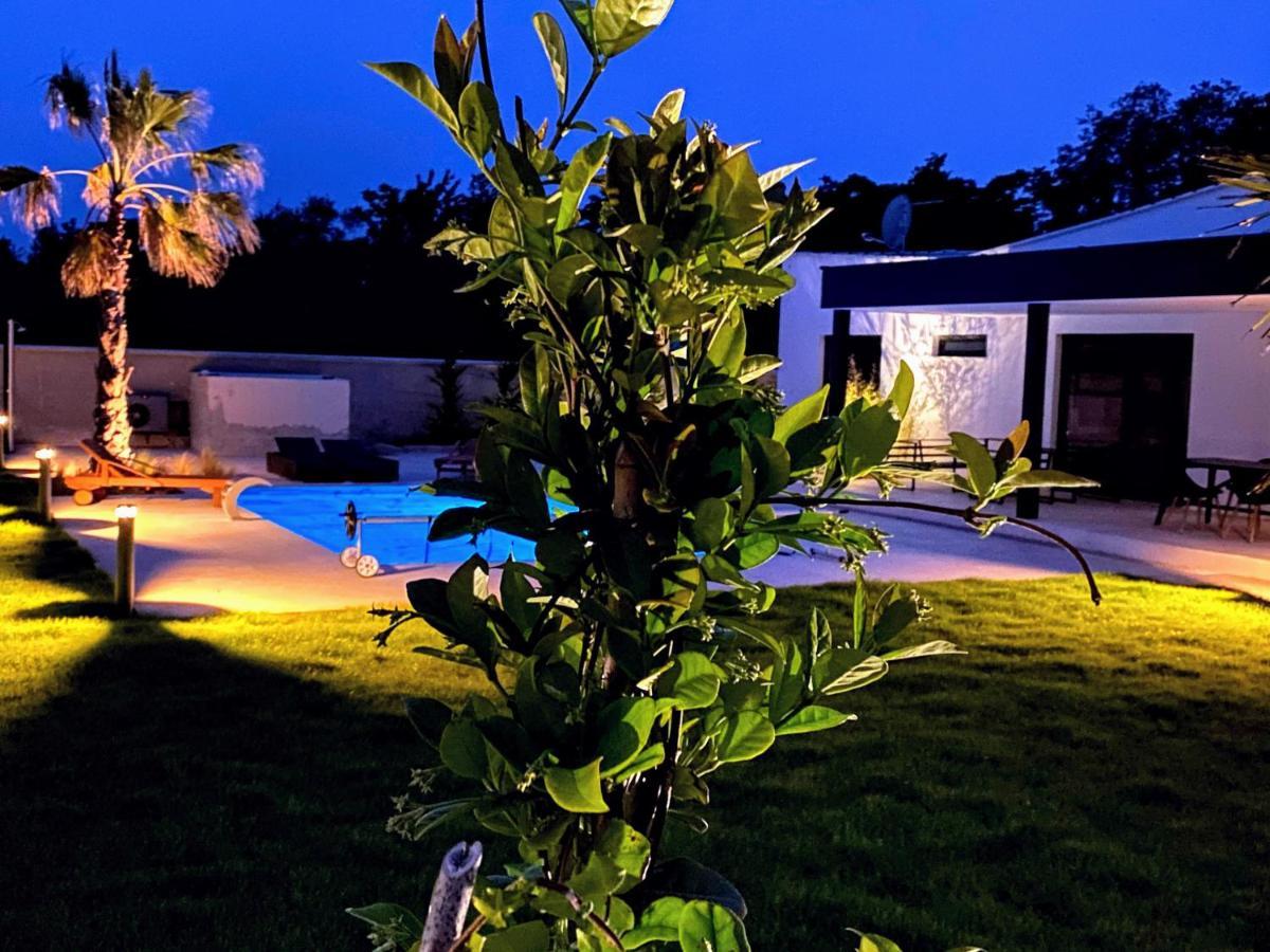 Villa Eni Medulin Sisan Heated Pool Exteriér fotografie